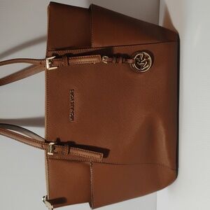 Michael Kors Womens Jet Set Zip Saffiano Leather Tote Shoulder Bag‎ Brown Medium